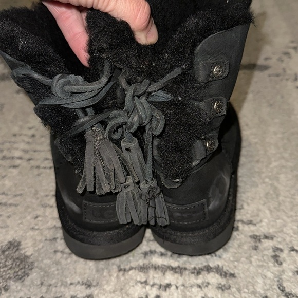 Girls UGG Black Boots size 13 - Picture 2 of 6